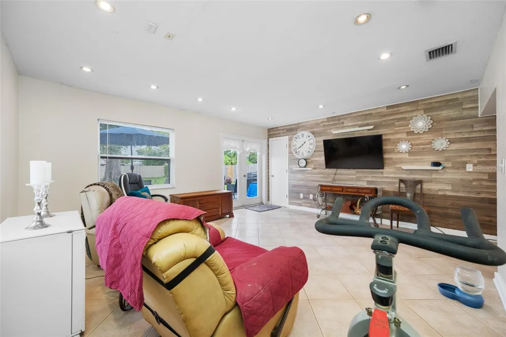 7128 64TH WAY Pinellas Park, FL 33781