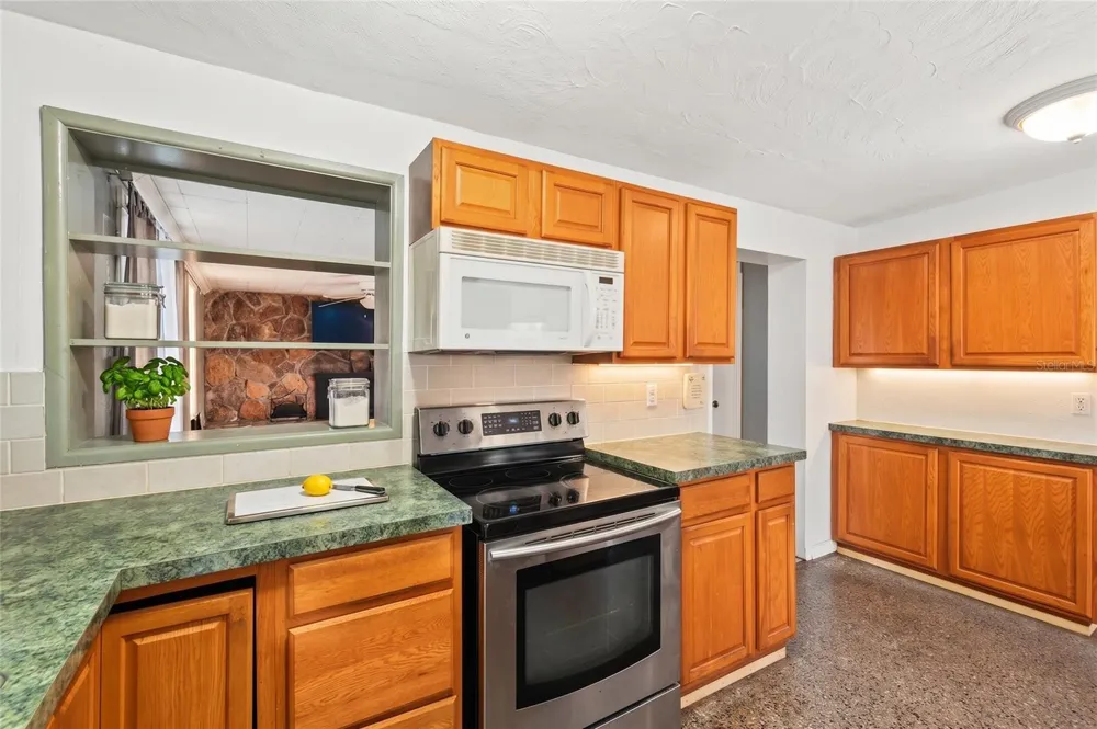9374 84TH STREET Seminole, FL 33777