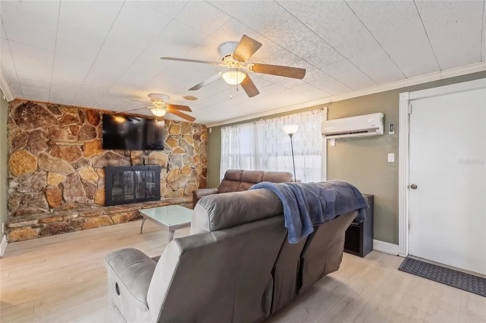9374 84TH STREET Seminole, FL 33777