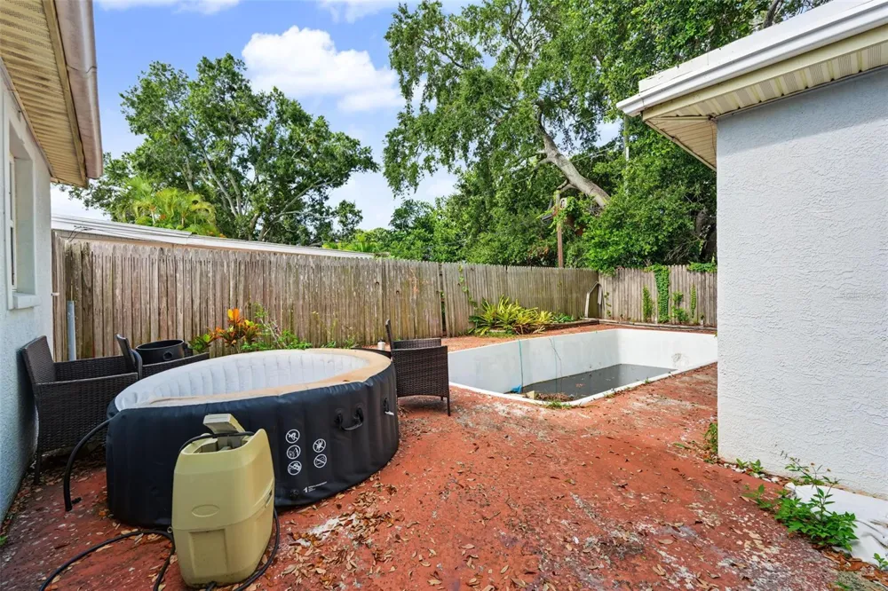 9374 84TH STREET Seminole, FL 33777