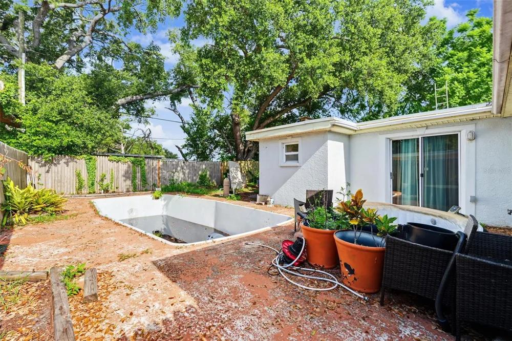 9374 84TH STREET Seminole, FL 33777