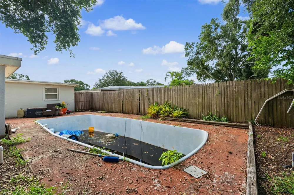 9374 84TH STREET Seminole, FL 33777