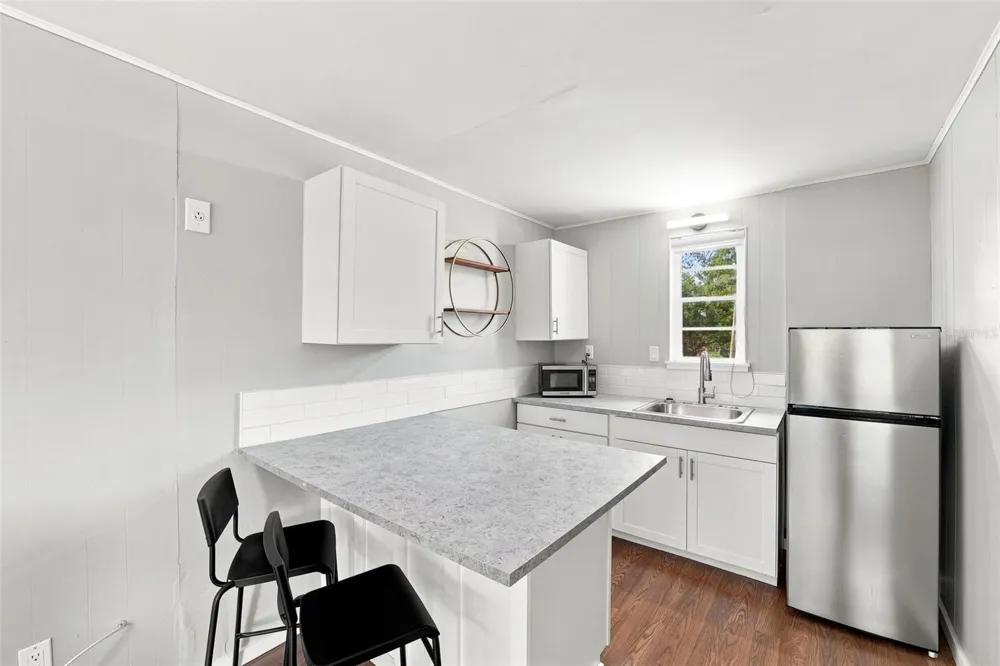 6027 1ST AVENUE #B St Petersburg, FL 33710