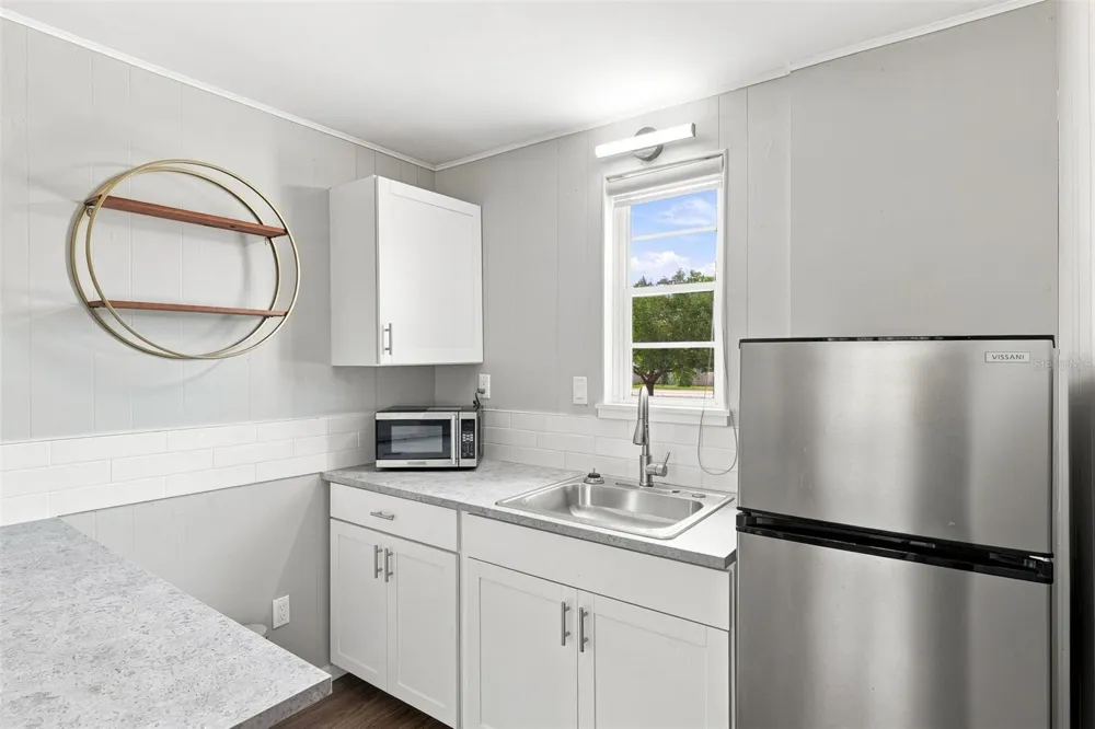 6027 1ST AVENUE #B St Petersburg, FL 33710