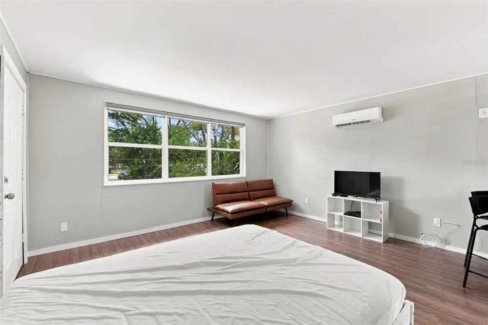 6027 1ST AVENUE #B St Petersburg, FL 33710