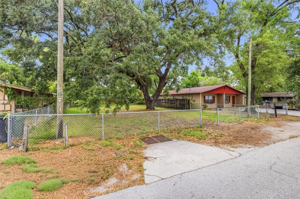 1706 E IDELL STREET Tampa, FL 33604