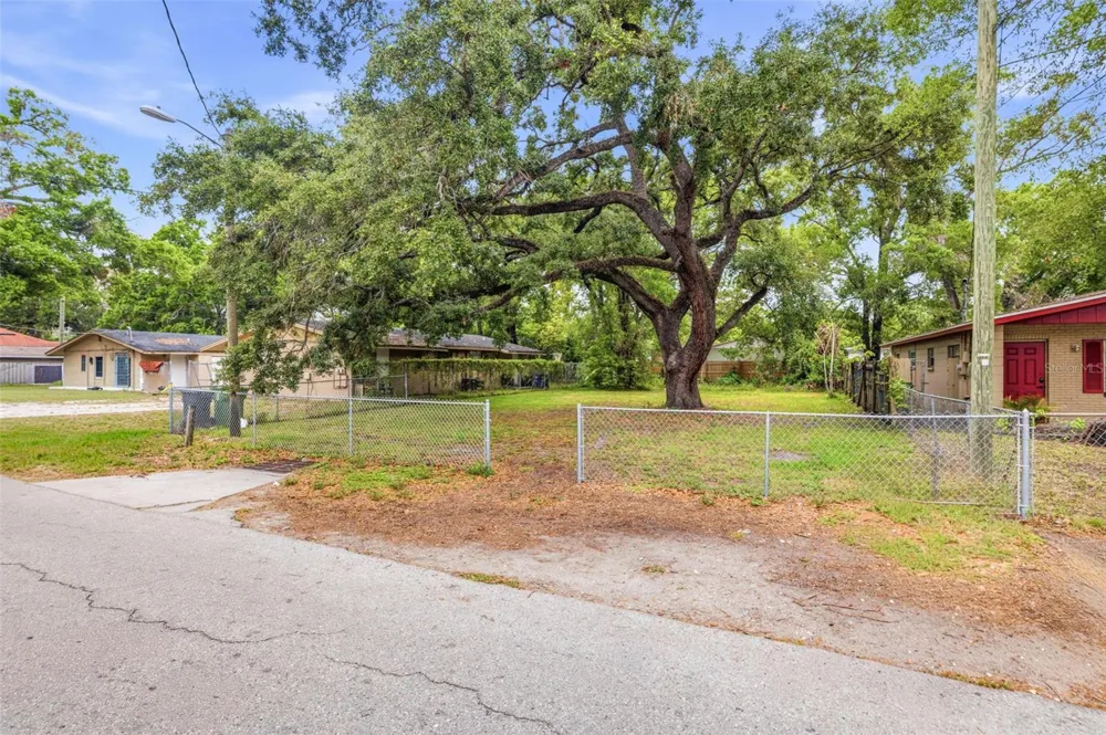 1706 E IDELL STREET Tampa, FL 33604
