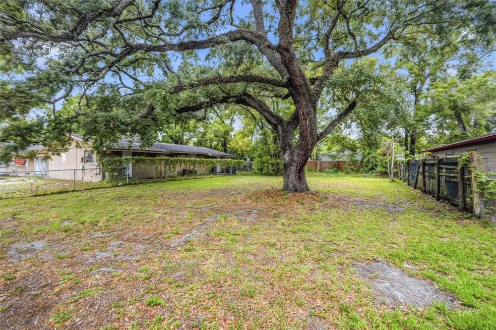 1706 E IDELL STREET Tampa, FL 33604