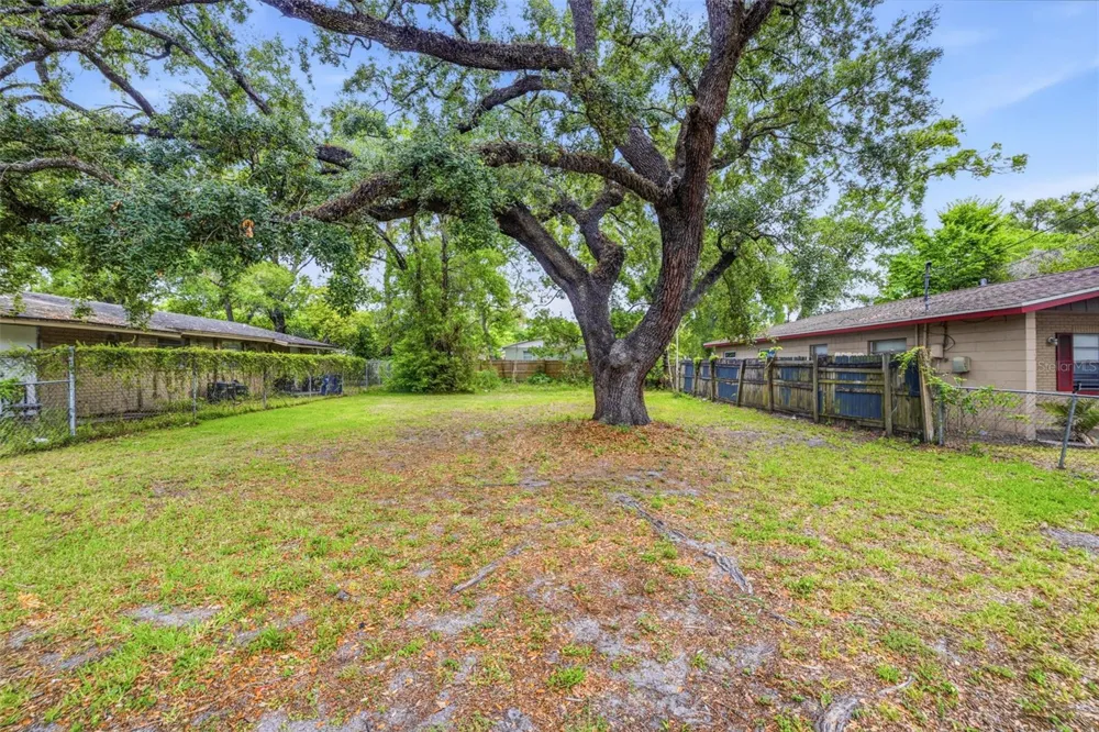 1706 E IDELL STREET Tampa, FL 33604