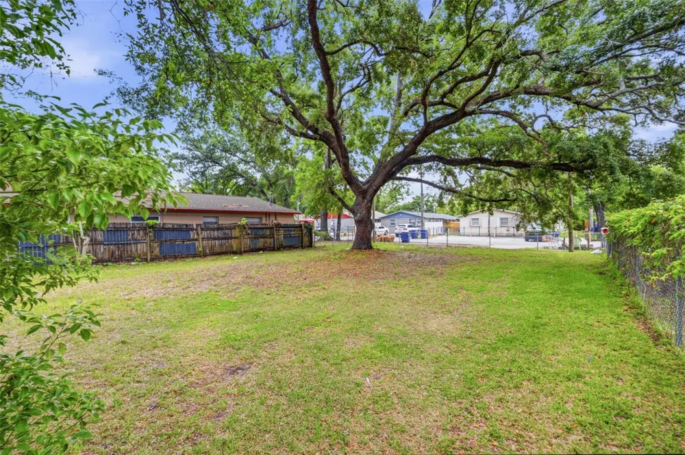 1706 E IDELL STREET Tampa, FL 33604