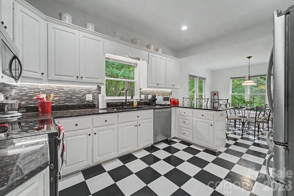 48 Main Trace Franklin, NC 28734