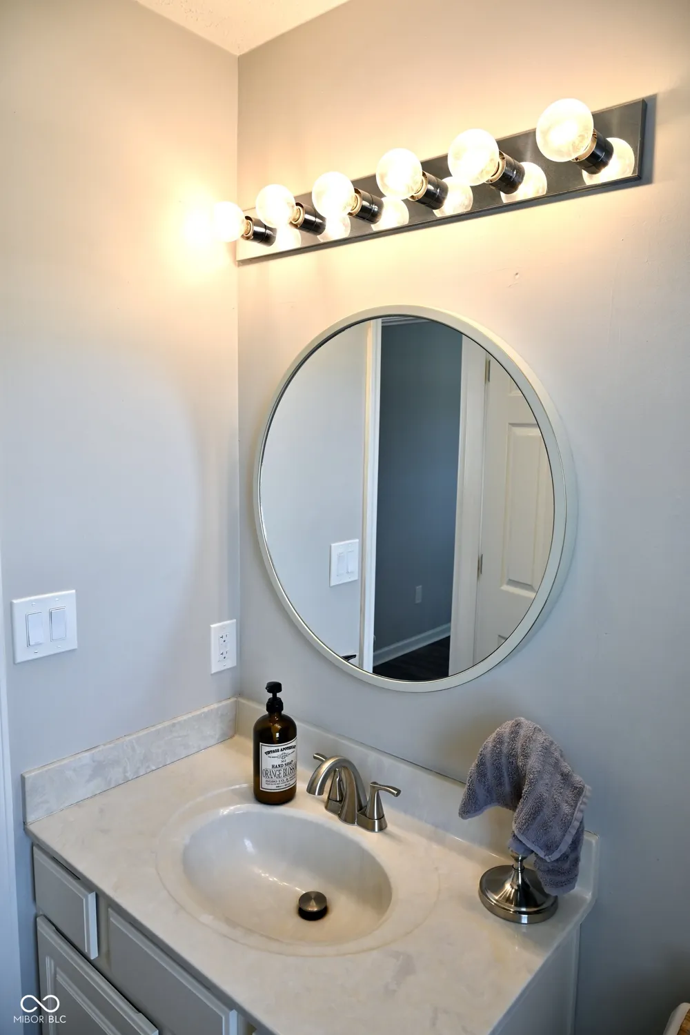 8330 Balmoral Lane Avon, IN 46123