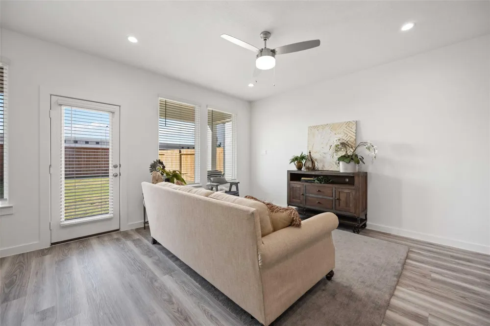 3241 Summercrisp Hollow Lane Pearland, TX 77581