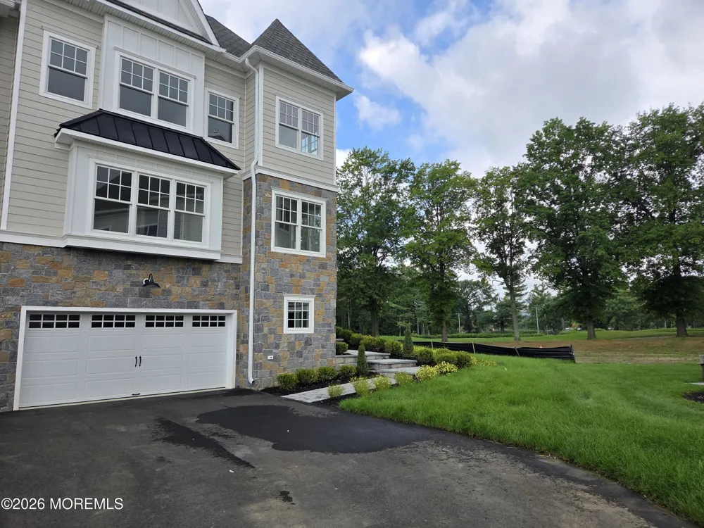 156 Eagle Way Eatontown, NJ 07724