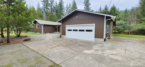 280 E Shamrock Drive