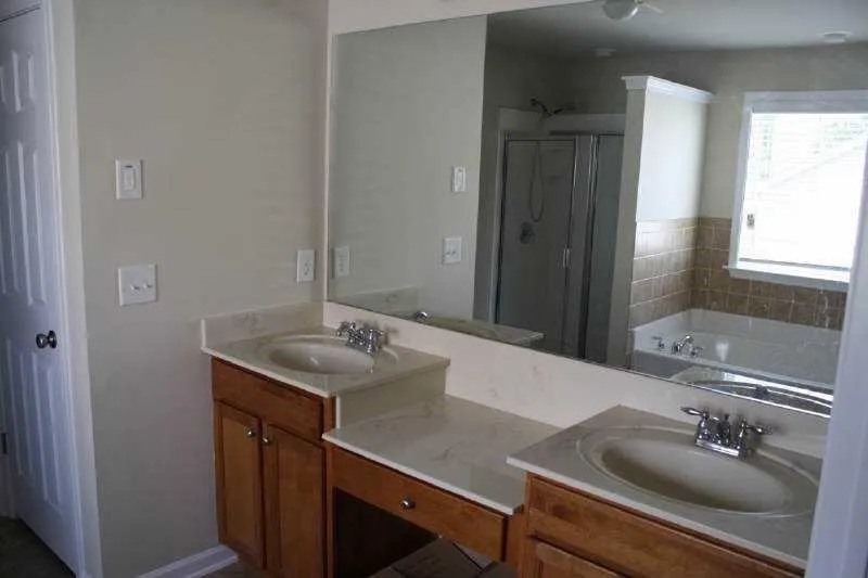252 Rutlidge Park Lane Suwanee, GA 30024