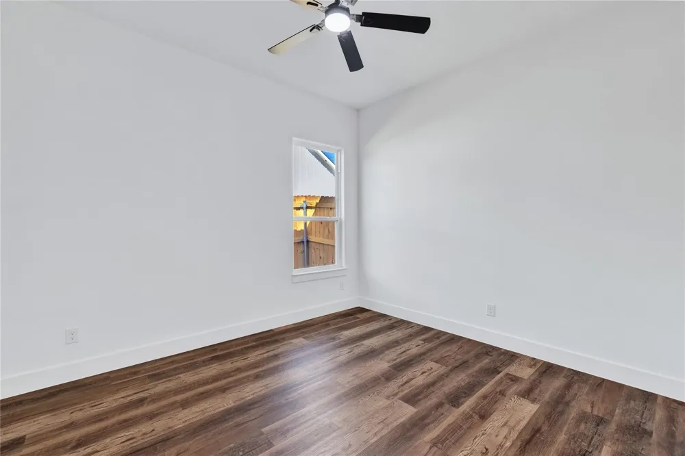 1206 Gannon Lane DeSoto, TX 75115