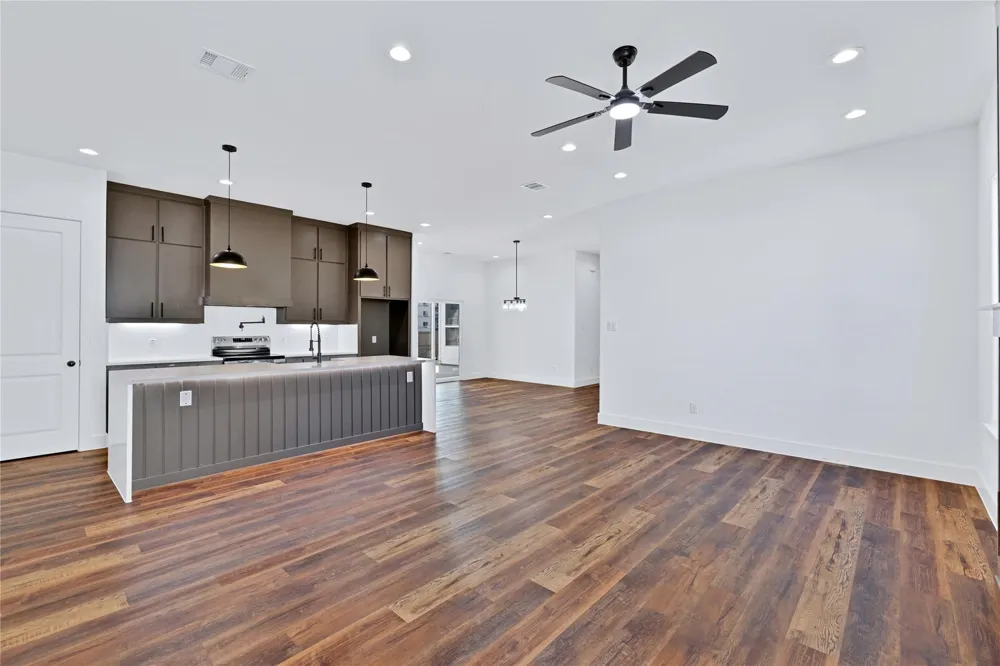 1206 Gannon Lane DeSoto, TX 75115