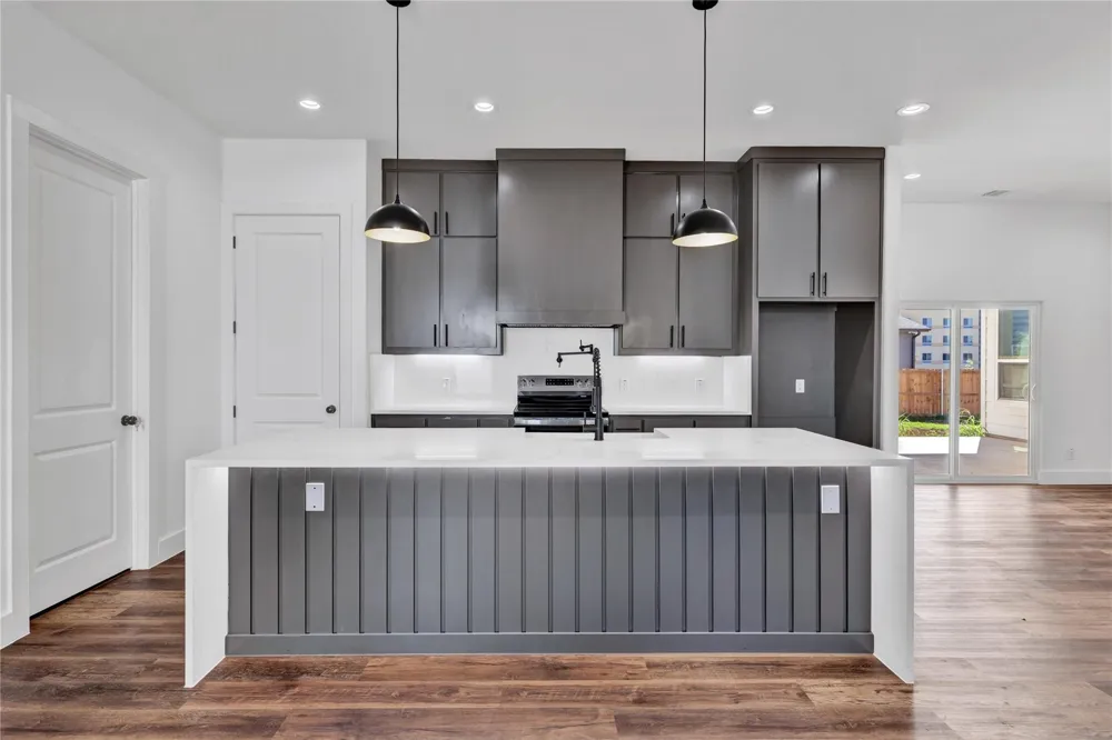 1206 Gannon Lane DeSoto, TX 75115
