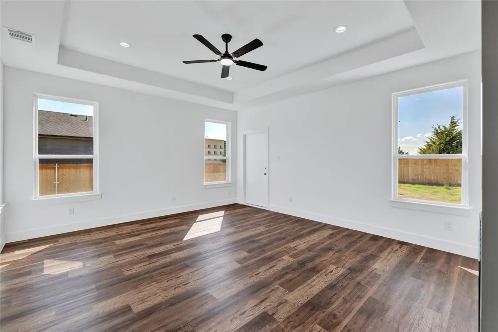 1206 Gannon Lane DeSoto, TX 75115
