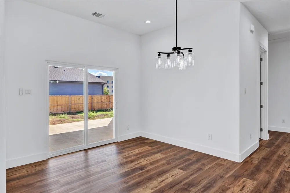 1126 Gannon Lane DeSoto, TX 75115