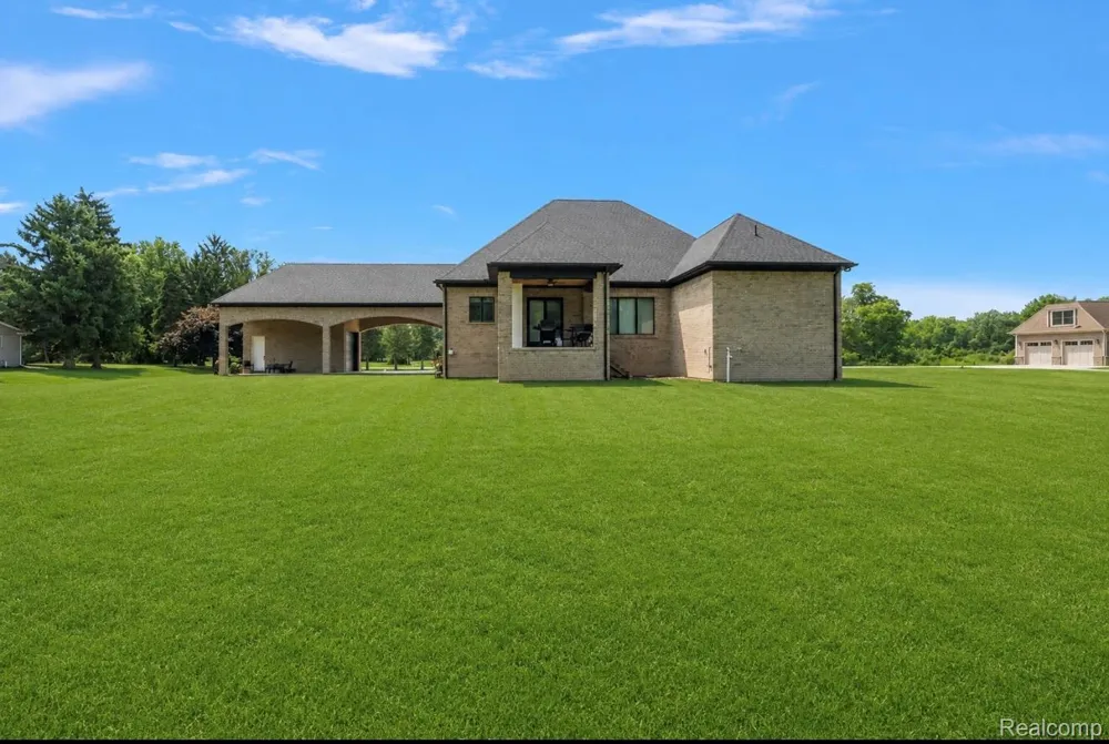 12721 27 Mile Road Washington Township, MI 48094