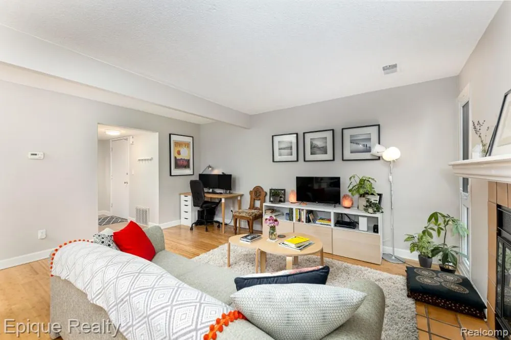 1803 Independence Boulevard Ann Arbor City, MI 48104