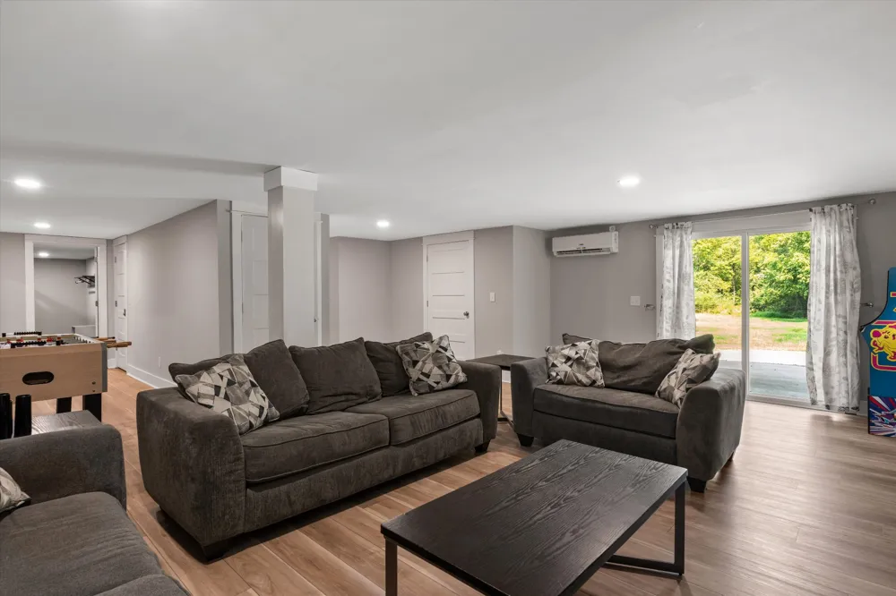 2498 Center Point Rd Hendersonville, TN 37075