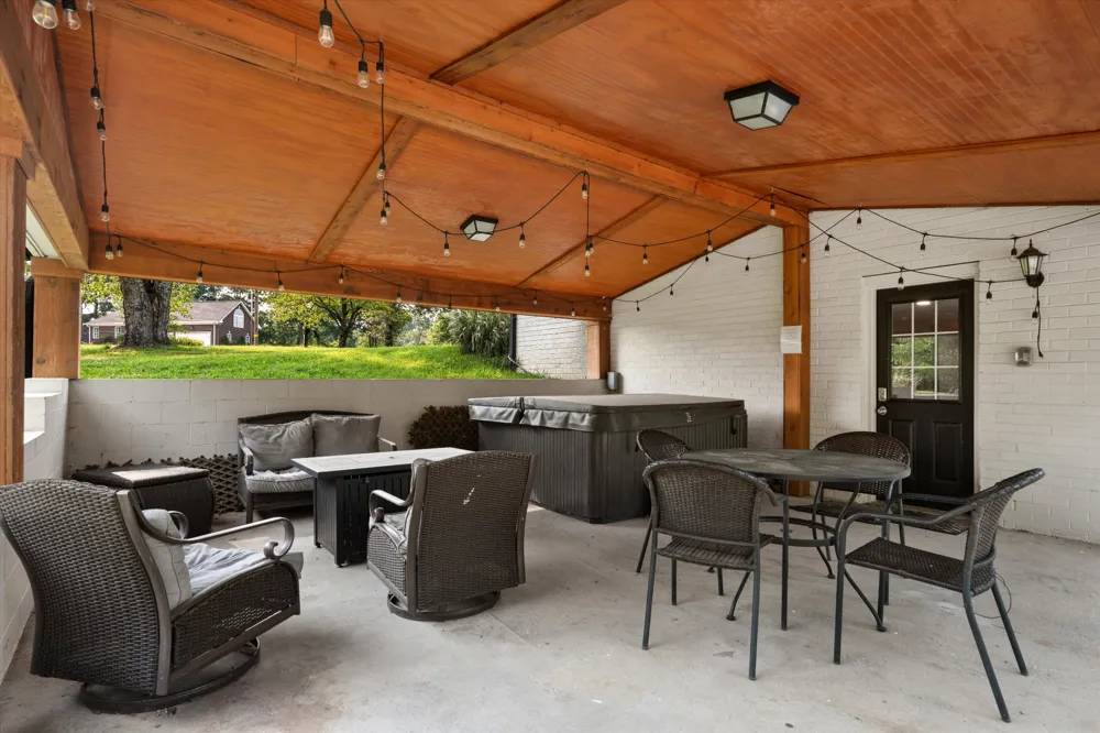 2498 Center Point Rd Hendersonville, TN 37075