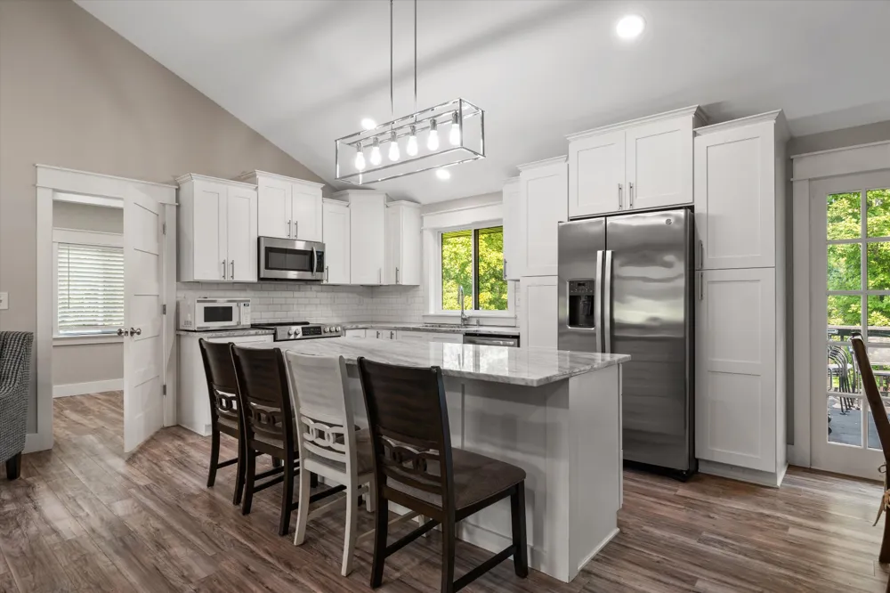 2498 Center Point Rd Hendersonville, TN 37075