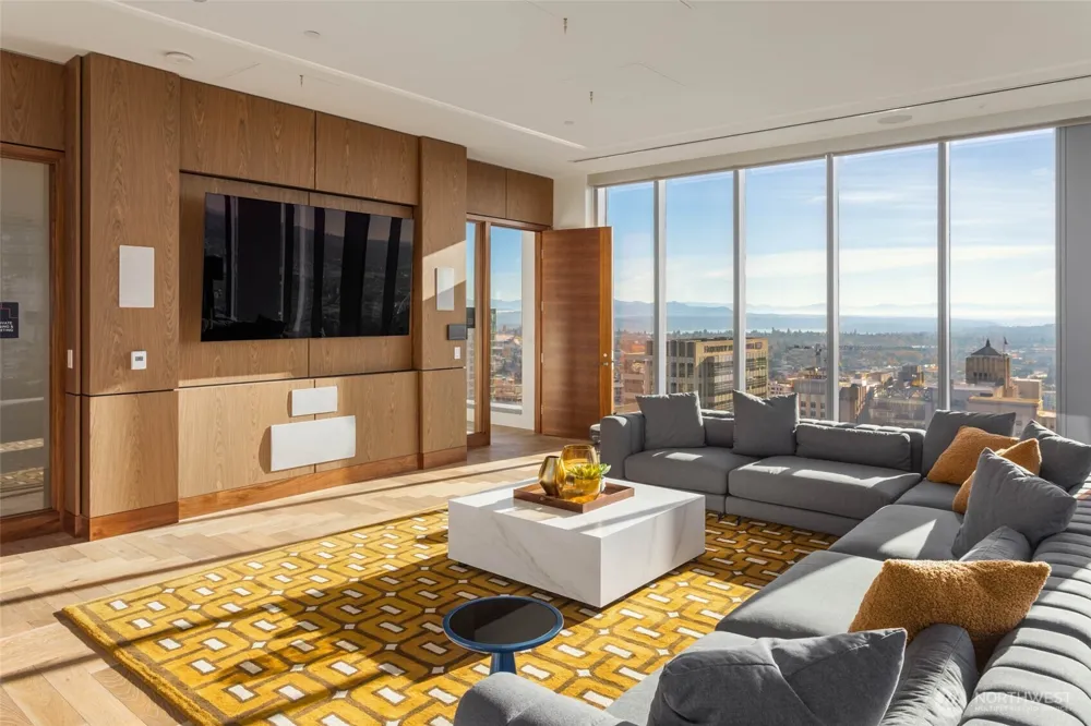 800 Columbia Street #1606 Seattle, WA 98104