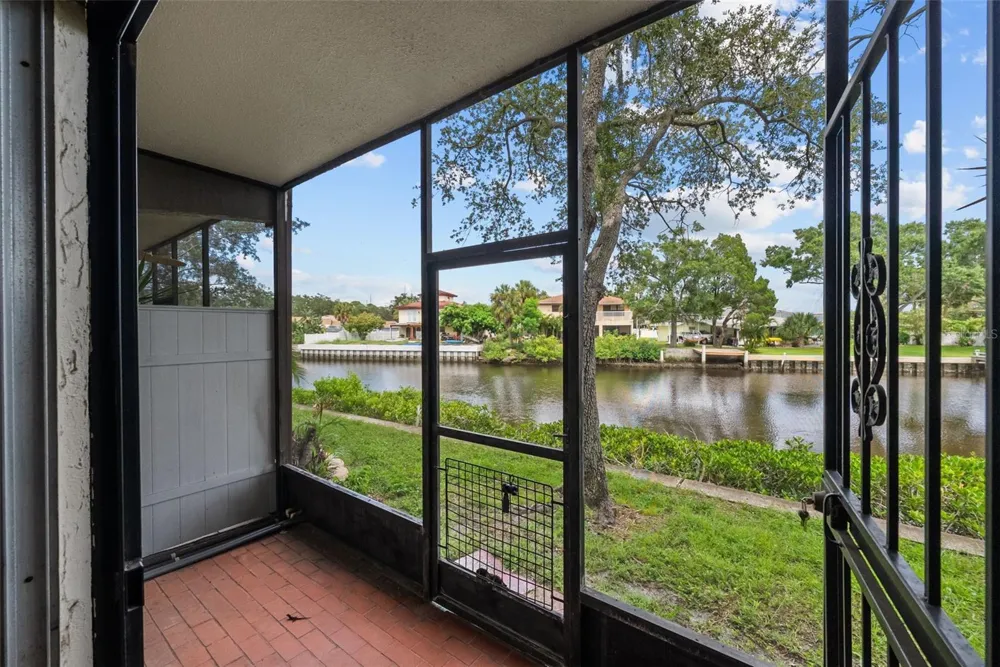 9013 TUDOR DRIVE #103 Tampa, FL 33615