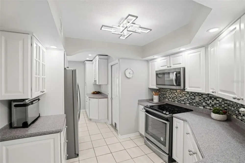 1937 NORTHFORK CIRCLE Clearwater, FL 33760
