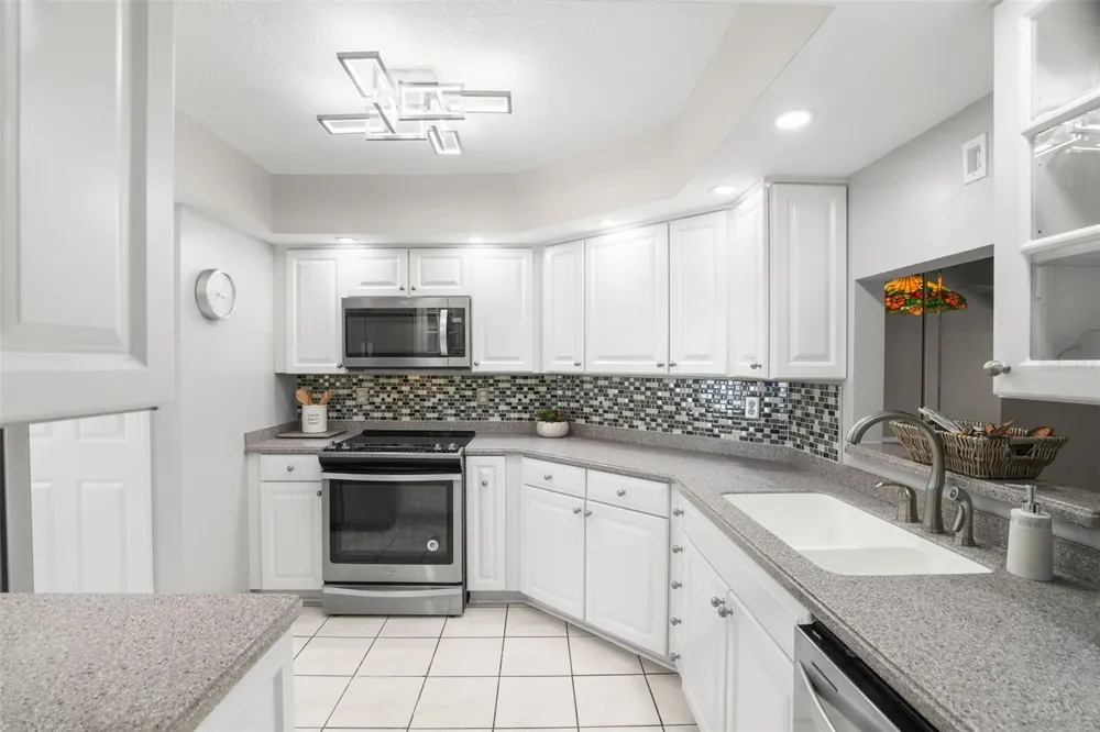 1937 NORTHFORK CIRCLE Clearwater, FL 33760