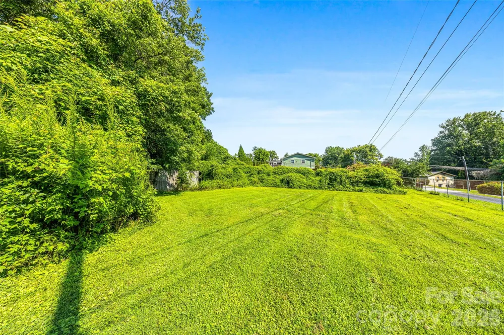 708 Loop Road Hendersonville, NC 28792