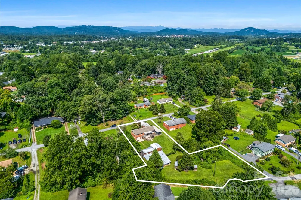 708 Loop Road Hendersonville, NC 28792