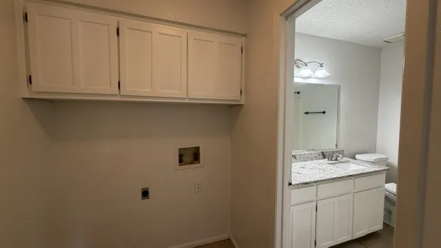 6603 Central Avenue North Richland Hills, TX 76182