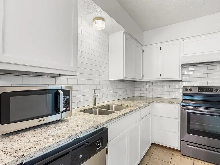 6603 Central Avenue North Richland Hills, TX 76182