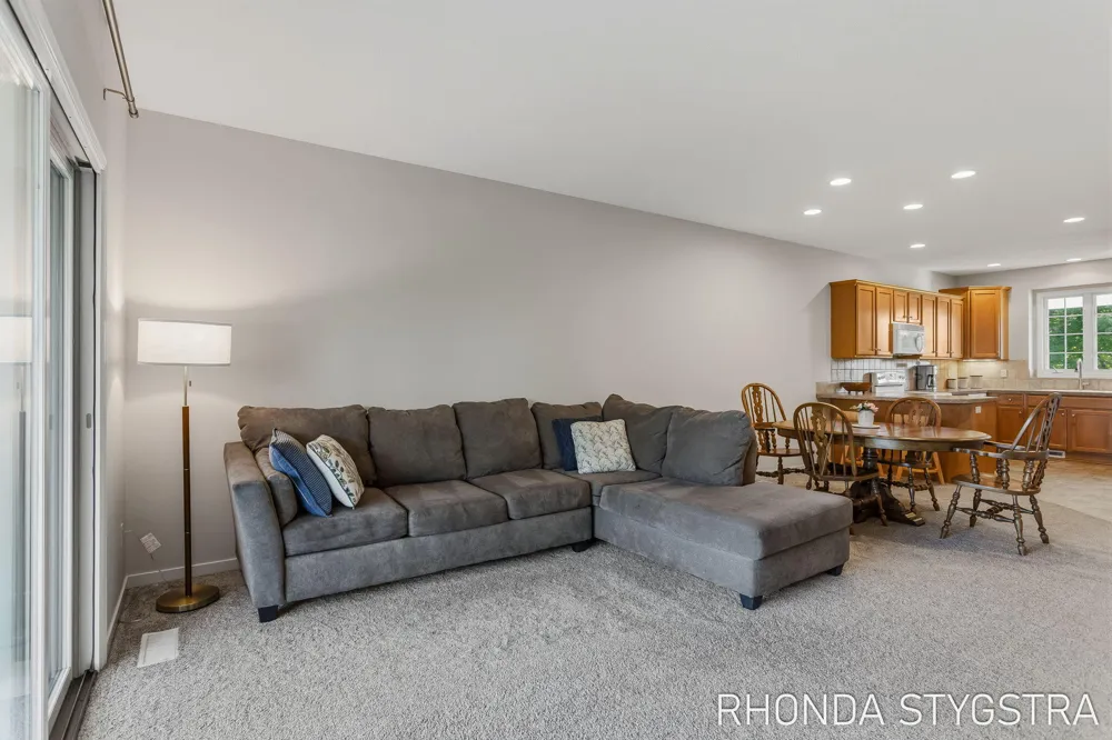 4732 Charleston Court Holland, MI 49423