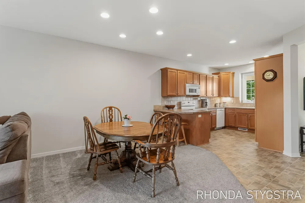 4732 Charleston Court Holland, MI 49423