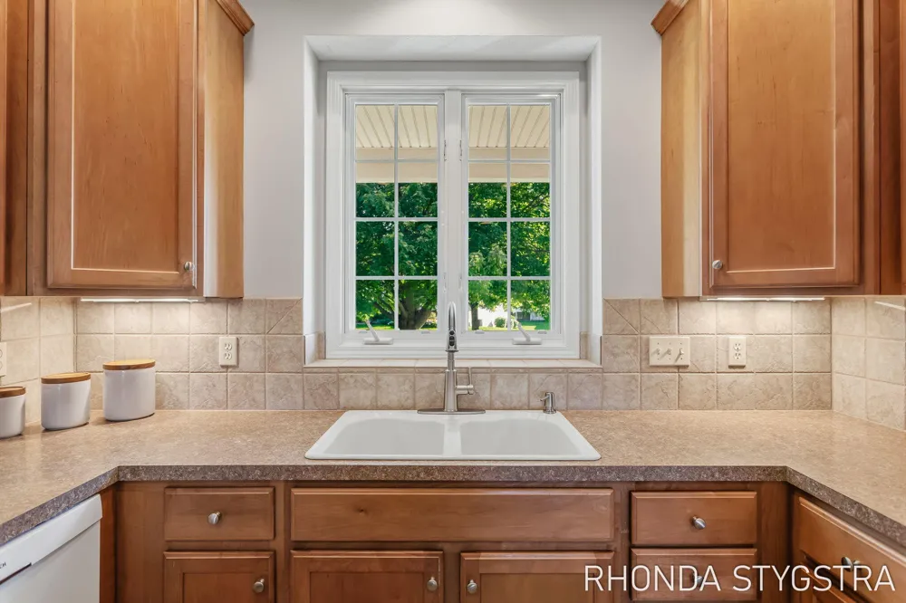 4732 Charleston Court Holland, MI 49423