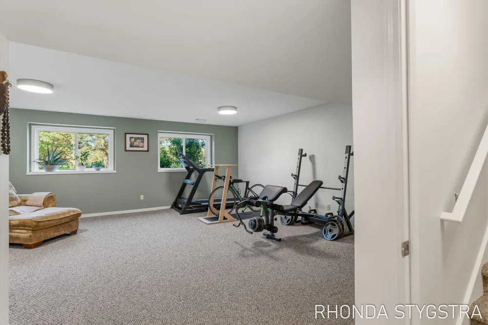 4732 Charleston Court Holland, MI 49423