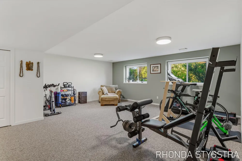 4732 Charleston Court Holland, MI 49423