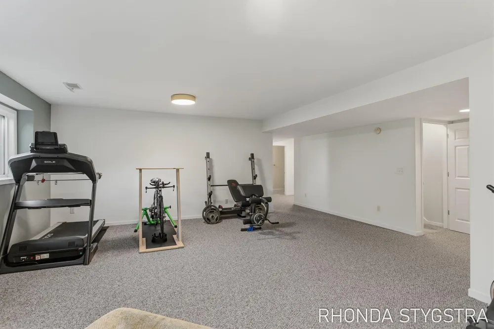 4732 Charleston Court Holland, MI 49423