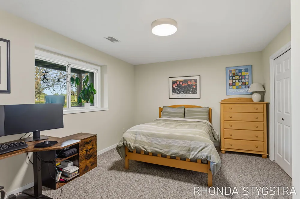 4732 Charleston Court Holland, MI 49423