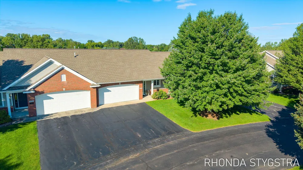 4732 Charleston Court Holland, MI 49423