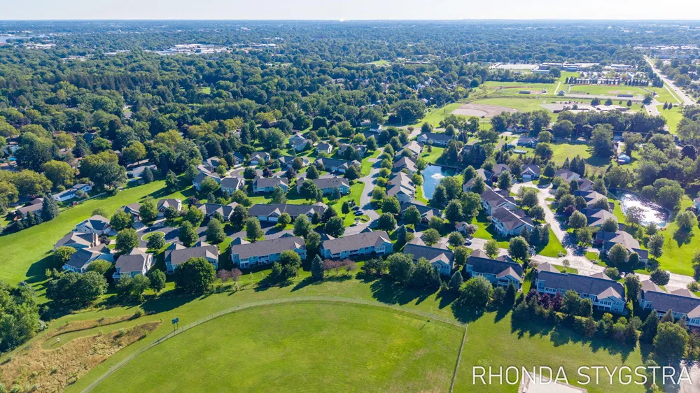 4732 Charleston Court Holland, MI 49423