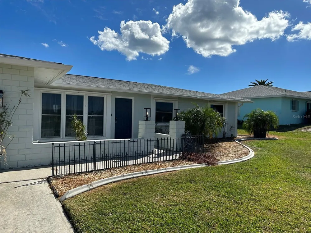 45 OAKLAND HILLS COURT Rotonda West, FL 33947