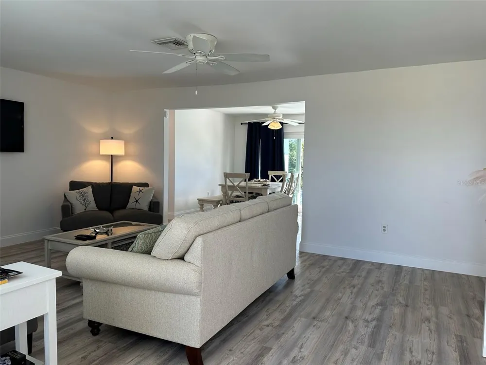 45 OAKLAND HILLS COURT Rotonda West, FL 33947