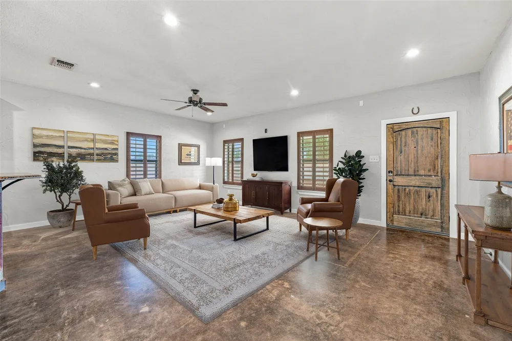 1001 Marigold Court Granbury, TX 76049